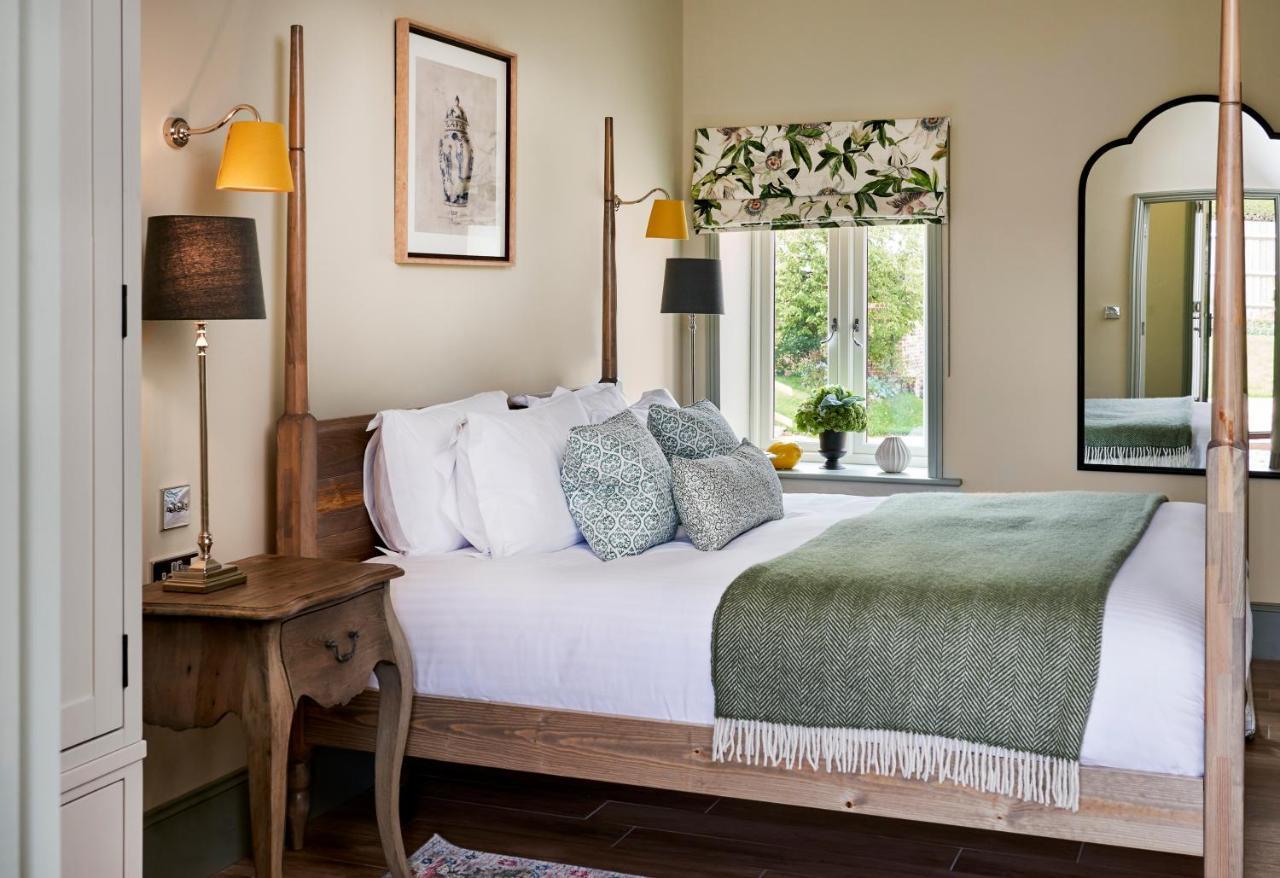 The Montagu Arms Hotel บิวลี ภายนอก รูปภาพ