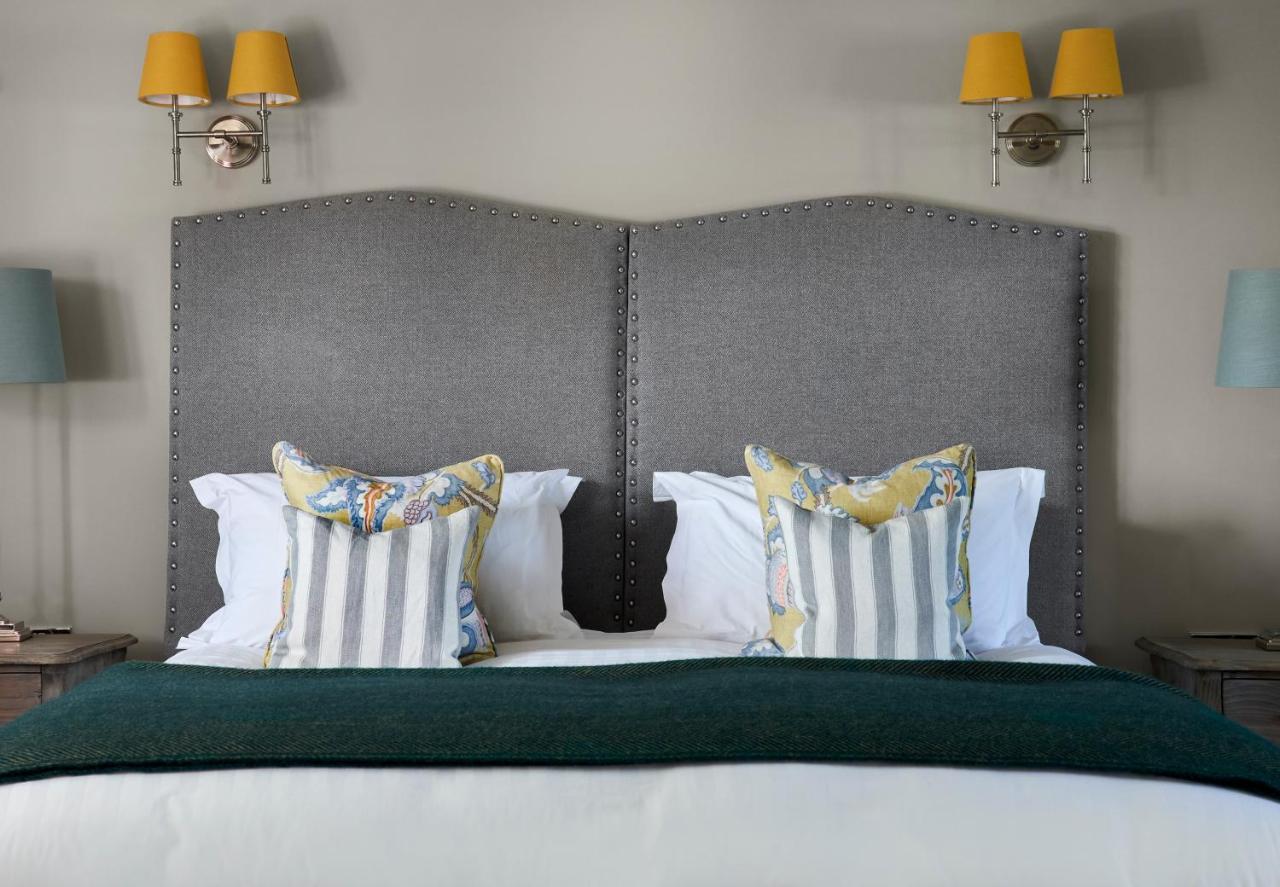 The Montagu Arms Hotel บิวลี ภายนอก รูปภาพ