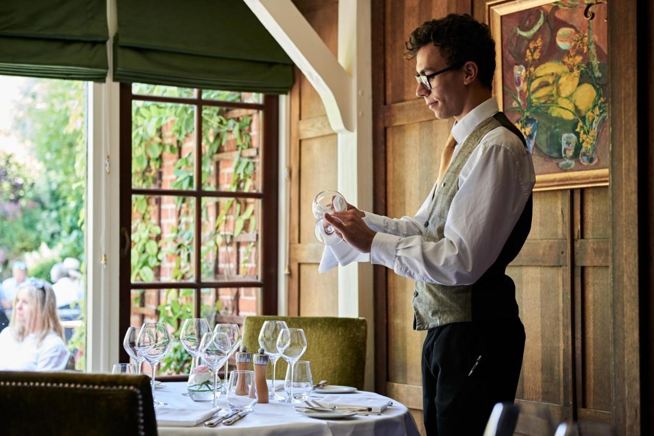The Montagu Arms Hotel บิวลี ภายนอก รูปภาพ